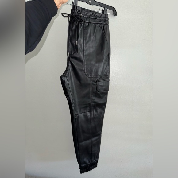 ZARA MAN - FAUX LEATHER CARGO PANTS - Picture 3 of 12